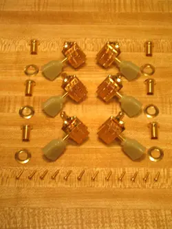 GIBSON 2007 USA GOLD DELUXE TUNERS W/ GREEN KEYS