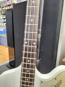 BASS WHITE