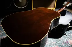 2013 ACOUSTIC GUITAR
