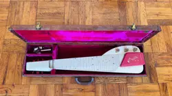 VINTAGE GIBSON LAP STEEL ULTRATONE GUITAR WITH MINI FENDER AMP