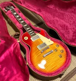 GIBSON LES PAUL CLASSIC PLUS ELECTRIC GUITAR 1993 HERITAGE CHERRY SUNBURST