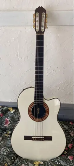 ORVILLE BY GIBSON CHET ATKINS MODEL