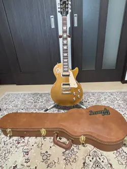 ELECTRIC GUITAR GIBSON LES PAUL CLASSIC 2019 GOLD TOP MADE IN USA & ACCESSORIES