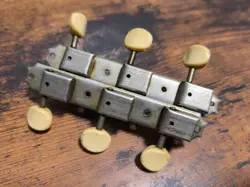1960S GIBSON DELUXE TRIPLE PEGS