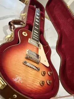GIBSON LES PAUL 50'S CHERRY SUNBURST FROM JAPAN