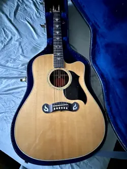DOVE ARTIST GUITAR
