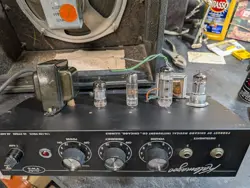 GUITAR AMPLIFIER VINTAGE