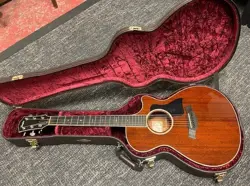 TAYLOR ACOUSTIC ELECTRIC GUITAR W. CASE (GIBSON AND MARTIN PICKS INCLUDED)
