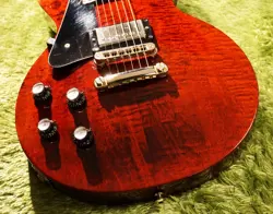 WINE RED LEFT
