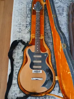 GIBSON S1 GUITAR WITH ORIGINAL BRASS CLAMPS CASE AND INSTRUCTION SHEET