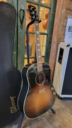 GUITAR IN VINTAGE