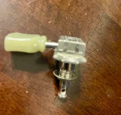 “SLIGHTLY BENT” SINGLE GIBSON TUNER BASS SIDE/GREEN KEY  READ DESCRIPTION