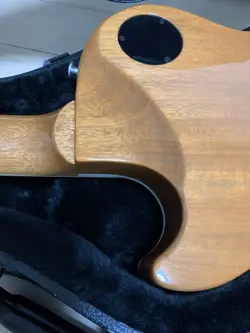 BLACK GLOSS FINISH