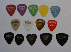 14 GUITAR PICKS