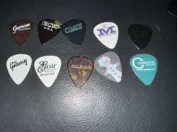 10 GUITAR MANUFACTURER