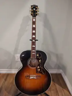 GIBSON SJ-200 STANDARD ACOUSTIC/ ELECTRIC