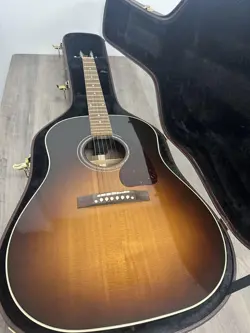 GIBSON J15 ACOUSTIC GUITAR WITH CASE