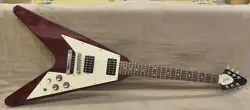 GIBSON FLYING V 1967 CHERRY MADE IN USA 2004 SOLID BODY ELECTRIC GUITAR
