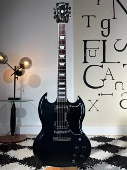     GIBSON SG STANDARD 2018 EBONY BLACK CASE UPAGRADE ONLY 6.6LB