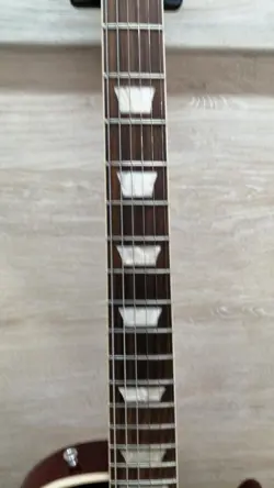 BB ELECTRIC GUITAR