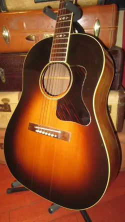 1991 GIBSON ADVANCED JUMBO AJ SUNBURST W HARD CASE