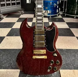 1973 WALNUT REFIN