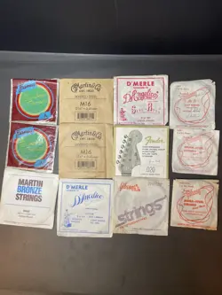 12 VINTAGE GUITAR