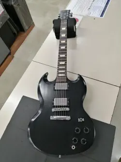 GIBSON SG 1960S TRIBUTE BLACK MADE IN USA SOLID BODY ELECTRIC GUITAR