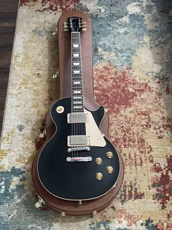 2019 GIBSON LES PAUL CLASSIC EBONY W/ CLASSIC ‘57 PICKUPS AND GIBSON HARD CASE