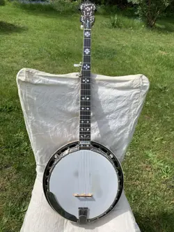 BANJO W/