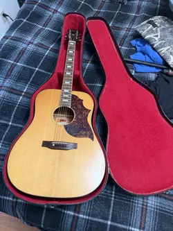 GIBSON ACOUSTIC GUITAR J-45 DELUXE 