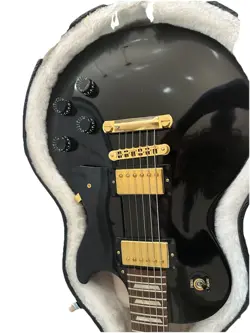 HARDWARE-INCLUDES HARDCASE