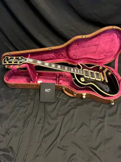 FRAMPTON SIGNATURE