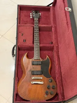 GIBSON SG GUITAR W/ CASE