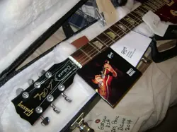 GIBSON STUDIO LES PAUL GUITAR SUNBURST