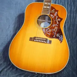 GIBSON  HUMMINGBIRD  HERITAGE CHERRY SUNBURST~ 2010 USED ACOUSTIC GUITAR