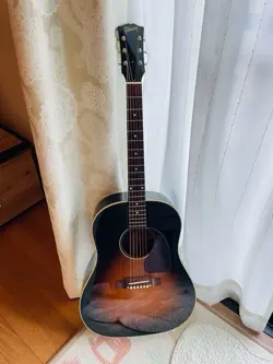 ACOUSTIC GUITAR GIBSON J-45 HISTORIC COLLECTION SUNBURST MADE IN 2005