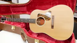 ACOUSTIC GUITAR J35