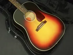 GIBSON J 45 STANDARD RED SPRUCE TOP TRIBURST