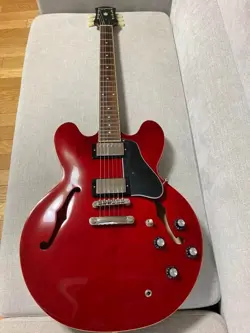 ES-335 INSPIRED BY