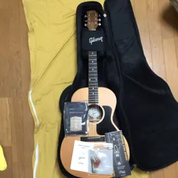 ACOUSTIC GUITAR GIBSON G-00 NATURAL USA S/N 20042020 WITH GIG CASE