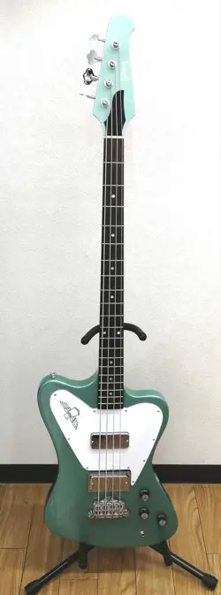 GIBSON THUNDERBIRD NON-REVERSE ELECTRIC BASS WITH 2 PICKUPS - USED