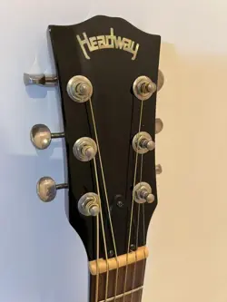 HEADWAY HCJ45 MINI GUITAR, GIBSON J-45 STYLE, SOLID SPRUCE TOP, USED