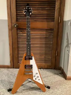 GIBSON FLYING V GUITAR