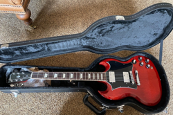 GIBSON SG STANDARD ELECTRIC GUITAR - HERITAGE CHERRY W/ CASE EXCELLENT 2019
