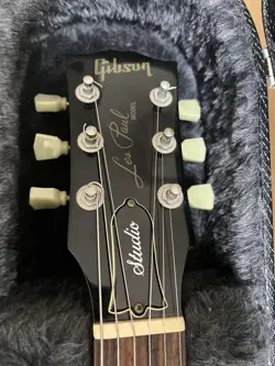 STUDIO GIBSON