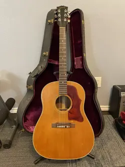 1967 GIBSON J50 GUITAR