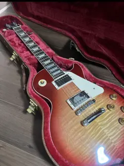 GIBSON LES PAUL STANDARD SUNBURST NO.MG1775
