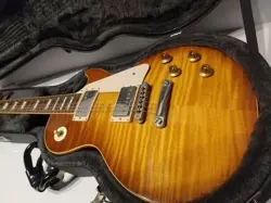 GIBSON LES PAUL STANDARD WITH HARD CASE NO.MG1059