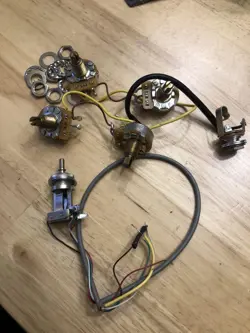 SET WIRING POT